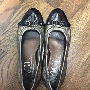 AGL black flats